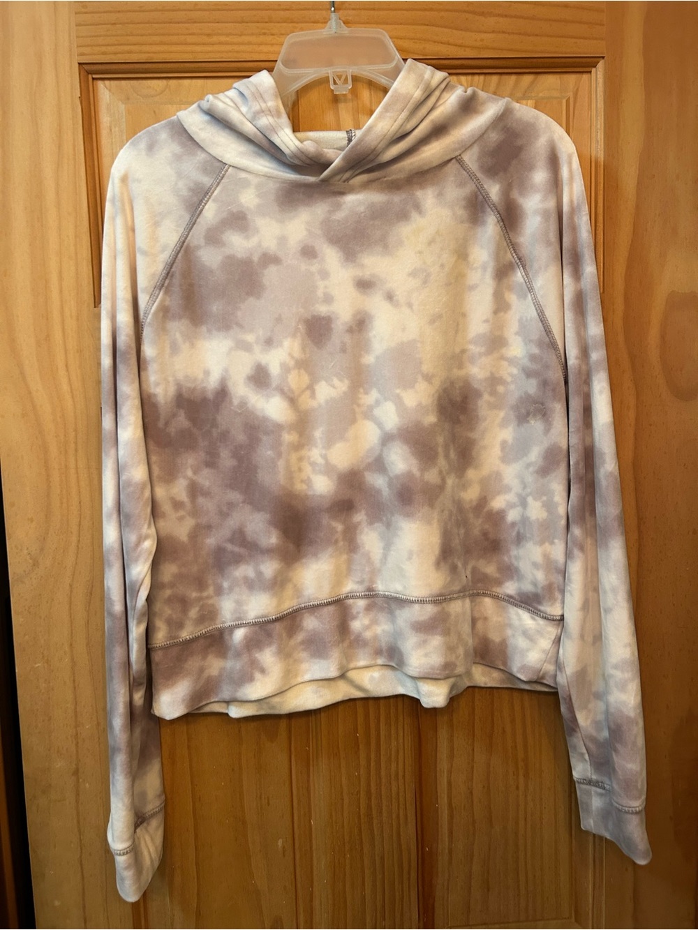 So Cozy Sweatshirt Women’s Pink And White Cropped Sweatshirt Size Large GUC